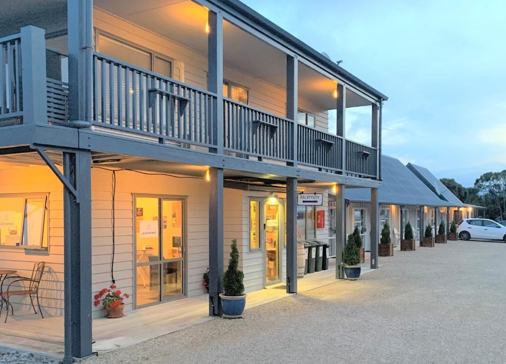 紐西蘭|朝聖 Windows 桌布拍攝地 Wharariki Beach|Golden Bay 二日遊 - 第32張圖 Golden Bay 住宿推薦 Collingwood Park Motel